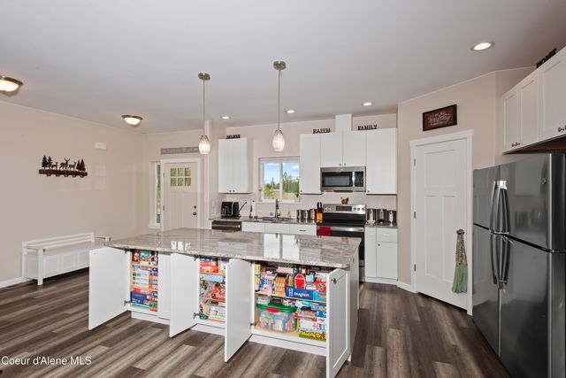 35554 N Williams LN, Athol, ID 83801