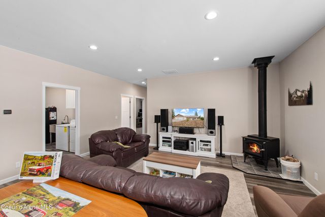 35554 N Williams LN, Athol, ID 83801