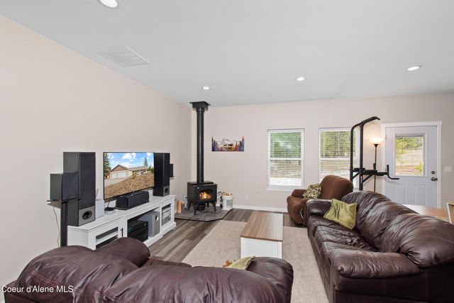 35554 N Williams LN, Athol, ID 83801