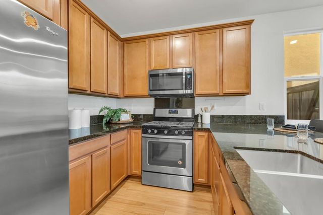 11076 International Dr, Rancho Cordova, CA 95670