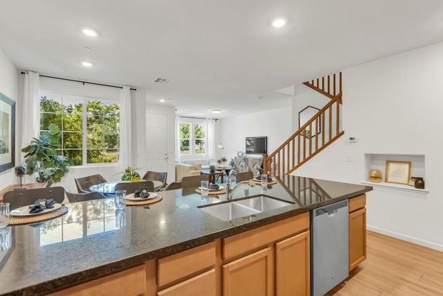 11076 International Dr, Rancho Cordova, CA 95670