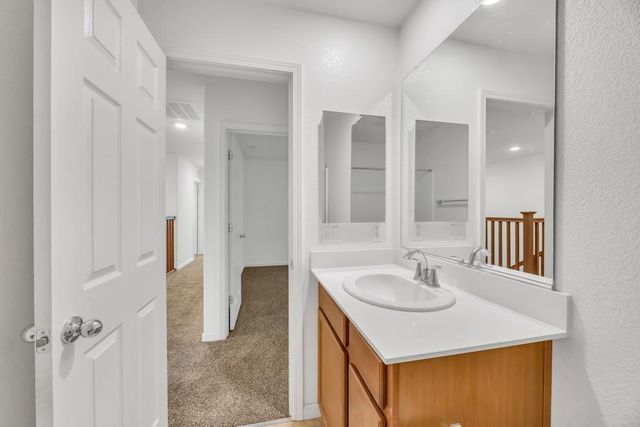 11076 International Dr, Rancho Cordova, CA 95670