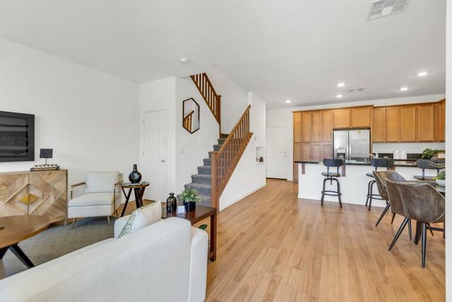 11076 International Dr, Rancho Cordova, CA 95670