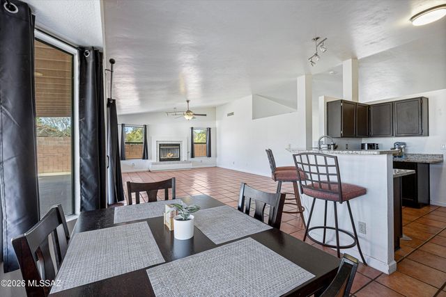 8721 N Chinaberry Way, Tucson, AZ 85742