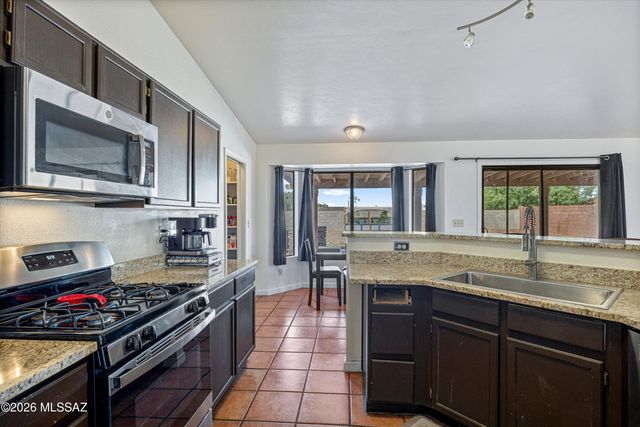 8721 N Chinaberry Way, Tucson, AZ 85742