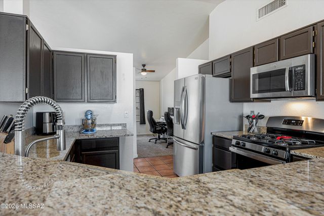 8721 N Chinaberry Way, Tucson, AZ 85742