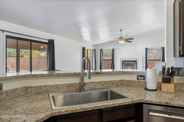 8721 N Chinaberry Way, Tucson, AZ 85742