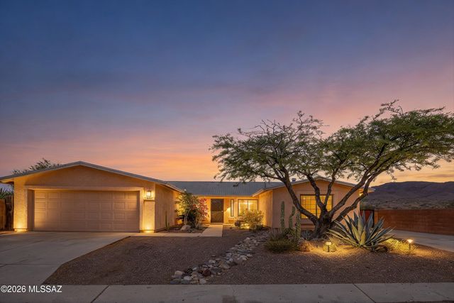 8721 N Chinaberry Way, Tucson, AZ 85742