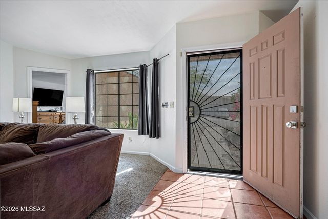 8721 N Chinaberry Way, Tucson, AZ 85742