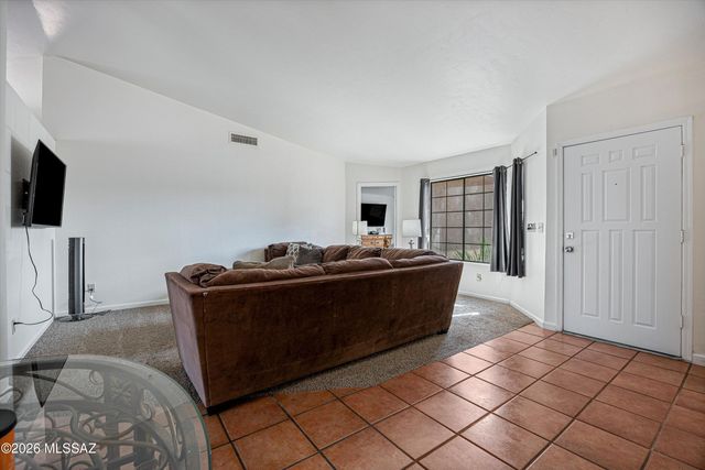 8721 N Chinaberry Way, Tucson, AZ 85742