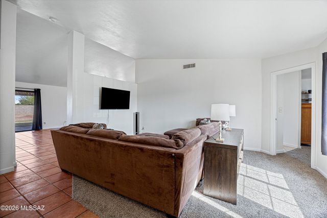 8721 N Chinaberry Way, Tucson, AZ 85742