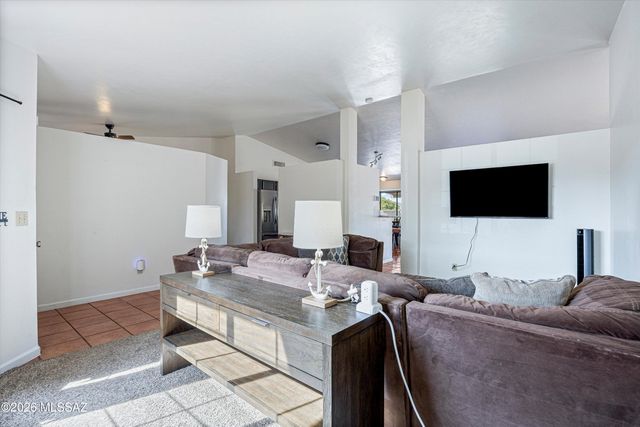 8721 N Chinaberry Way, Tucson, AZ 85742