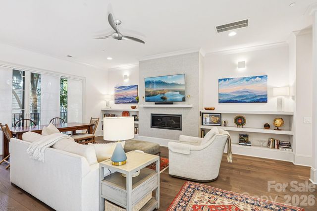 1708 Lombardy Circle E, Charlotte, NC 28203