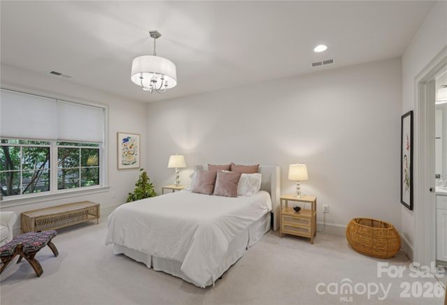 1708 Lombardy Circle E, Charlotte, NC 28203