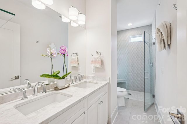 1708 Lombardy Circle E, Charlotte, NC 28203