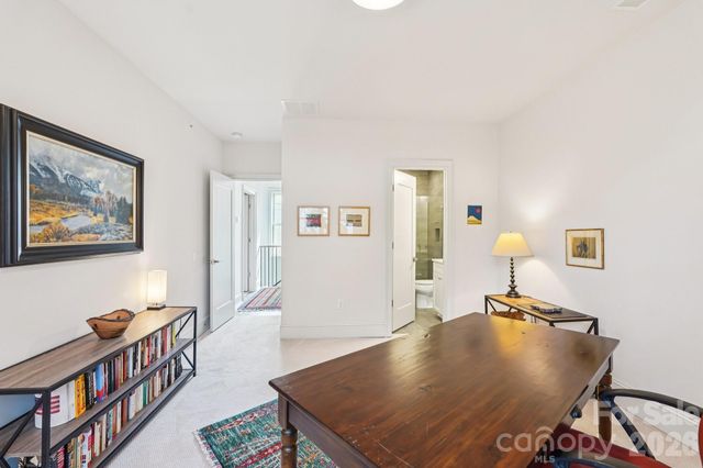 1708 Lombardy Circle E, Charlotte, NC 28203