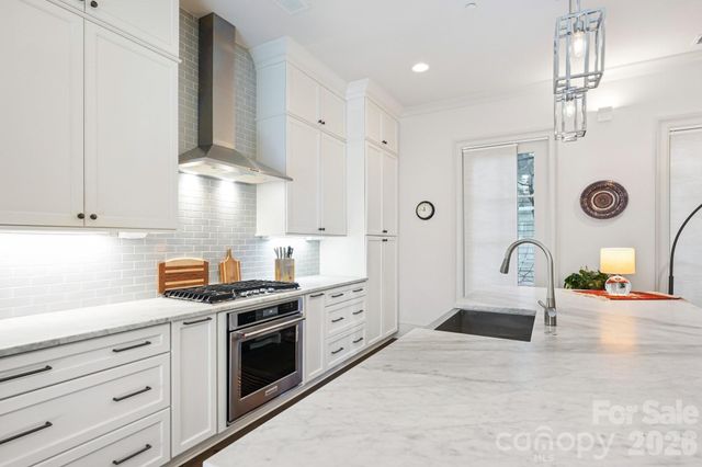 1708 Lombardy Circle E, Charlotte, NC 28203