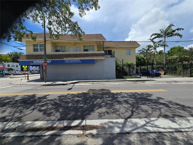 3380 Plaza St, Miami, FL 33133