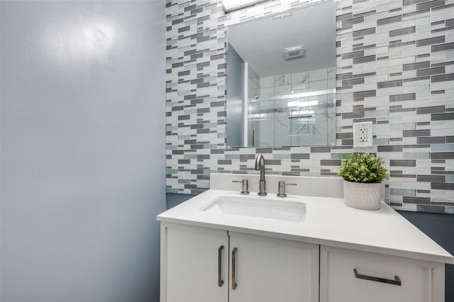 718 Glen Rhea Drive, Lake Dallas, TX 75065