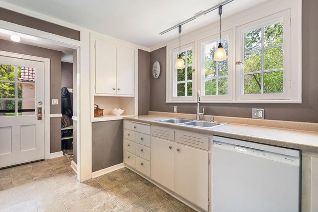 808 4th Street SW, Austin, MN 55912