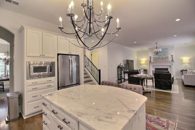 1011 RUSSELL FARMS RD, Collierville, TN 38017