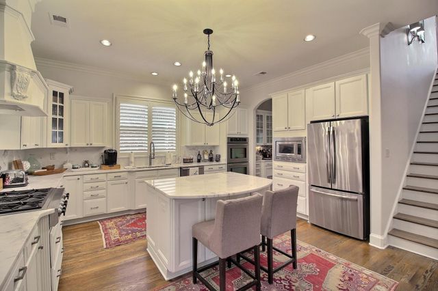 1011 RUSSELL FARMS RD, Collierville, TN 38017