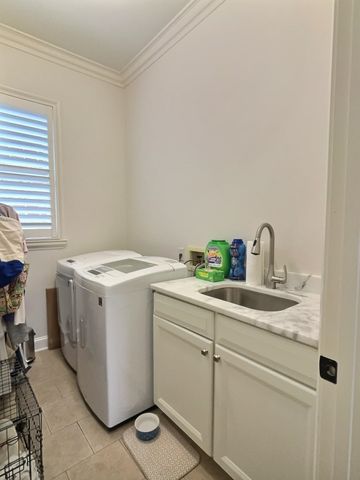 1011 RUSSELL FARMS RD, Collierville, TN 38017