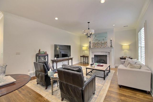 1011 RUSSELL FARMS RD, Collierville, TN 38017