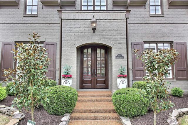 1011 RUSSELL FARMS RD, Collierville, TN 38017