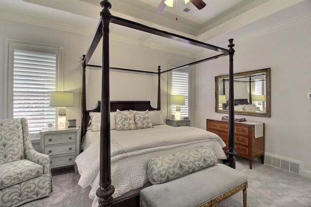 1011 RUSSELL FARMS RD, Collierville, TN 38017