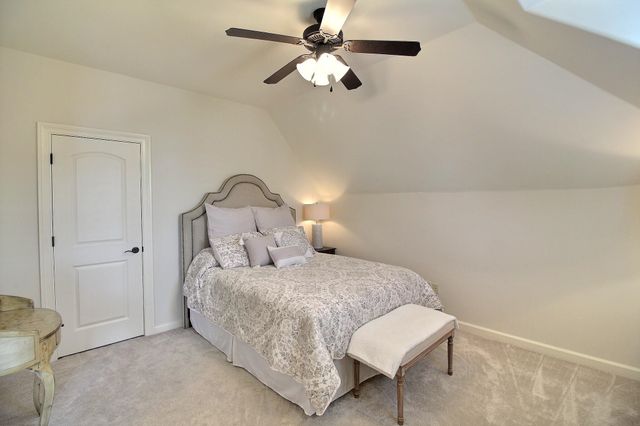 1011 RUSSELL FARMS RD, Collierville, TN 38017