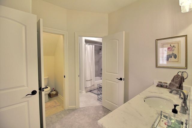 1011 RUSSELL FARMS RD, Collierville, TN 38017