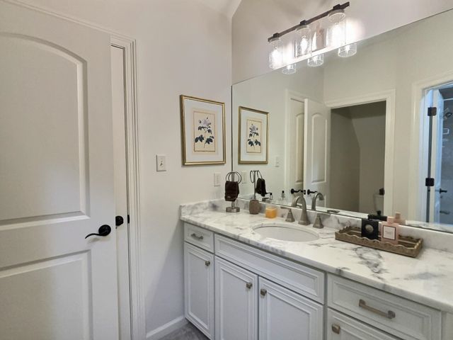 1011 RUSSELL FARMS RD, Collierville, TN 38017