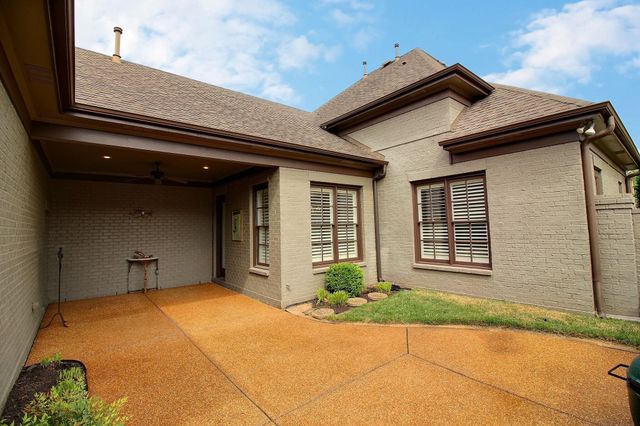 1011 RUSSELL FARMS RD, Collierville, TN 38017