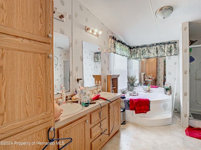 18214 Deason Drive, Spring Hill(pasco), FL 34610