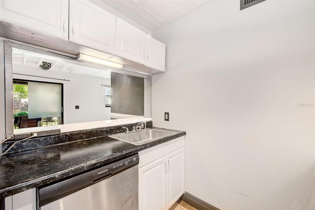 10453 CARROLLBROOK CIRCLE 222, Tampa, FL 33618