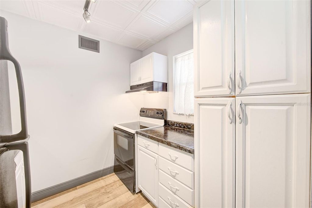 Image 12 of property listing at 10453 CARROLLBROOK CIRCLE 222, Tampa, FL 33618