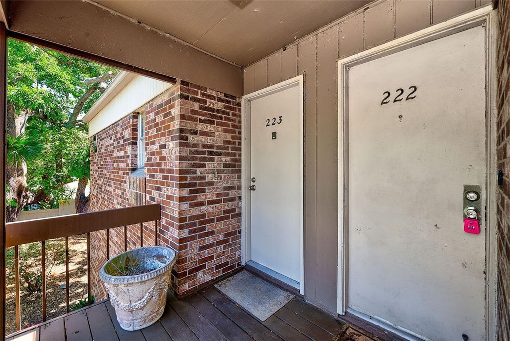 Image 3 of property listing at 10453 CARROLLBROOK CIRCLE 222, Tampa, FL 33618