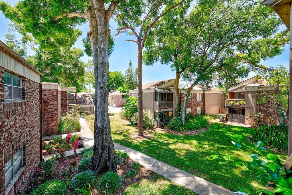 Image 26 of property listing at 10453 CARROLLBROOK CIRCLE 222, Tampa, FL 33618