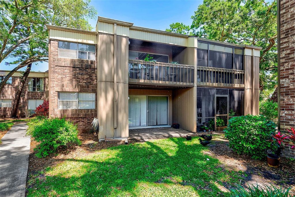 Image 28 of property listing at 10453 CARROLLBROOK CIRCLE 222, Tampa, FL 33618