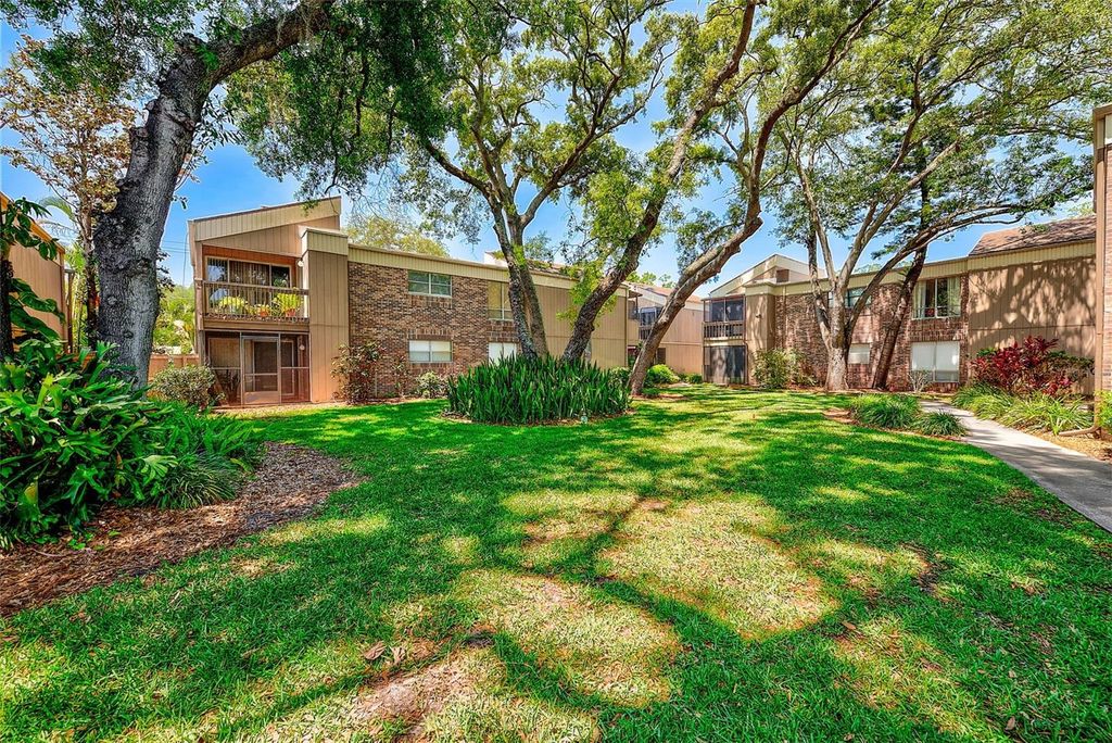 Image 29 of property listing at 10453 CARROLLBROOK CIRCLE 222, Tampa, FL 33618