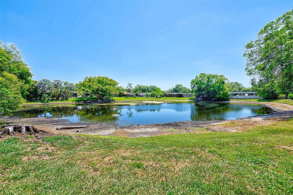 Image 33 of property listing at 10453 CARROLLBROOK CIRCLE 222, Tampa, FL 33618