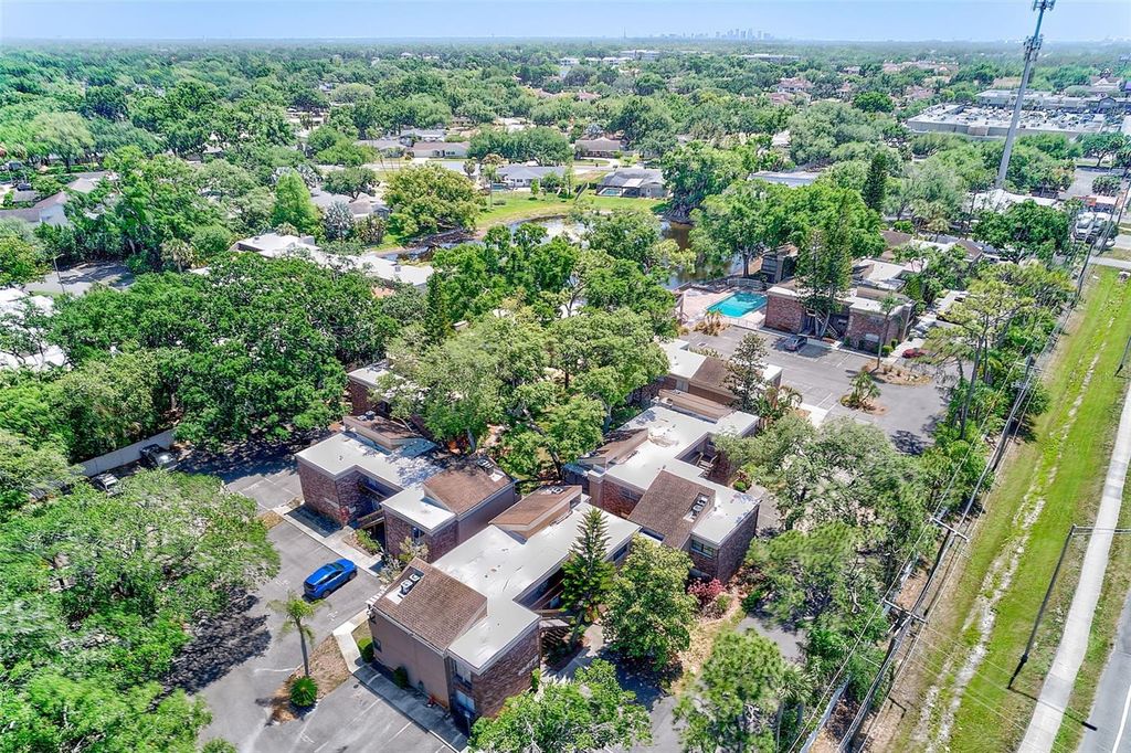Image 35 of property listing at 10453 CARROLLBROOK CIRCLE 222, Tampa, FL 33618