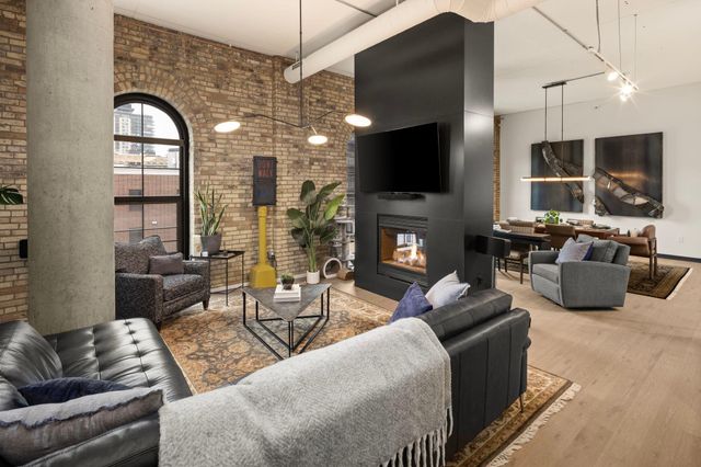 750 S 2nd Street 404, Minneapolis, MN 55401