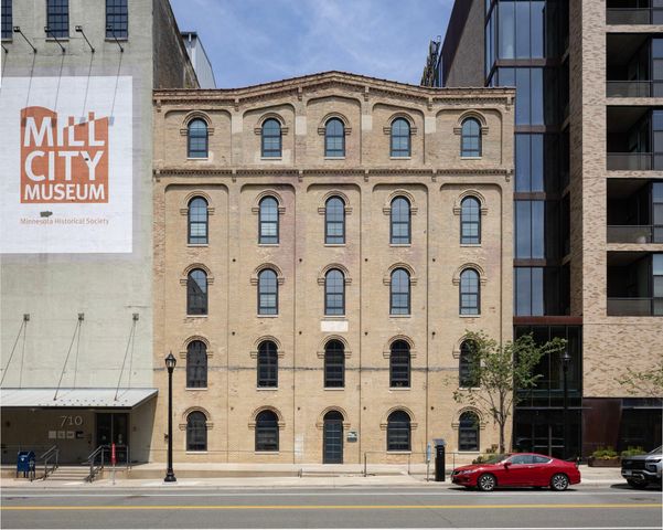 750 S 2nd Street 404, Minneapolis, MN 55401