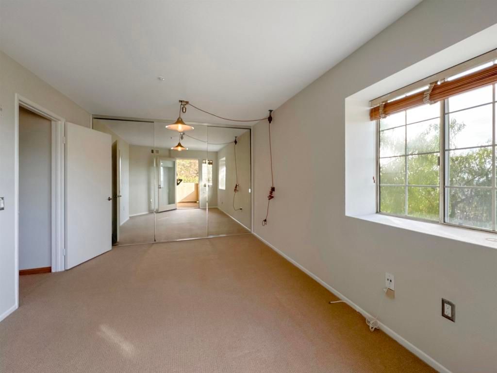 Image 15 of property listing at 11285 Affinity Ct 124, San Diego, CA 92131