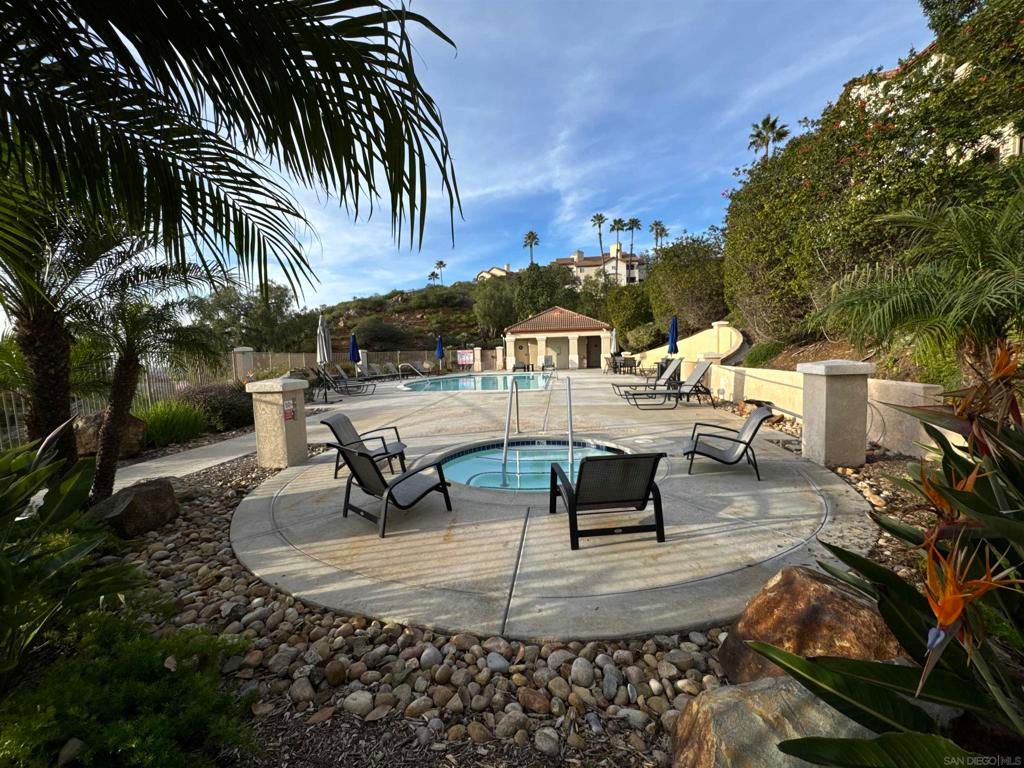 Image 18 of property listing at 11285 Affinity Ct 124, San Diego, CA 92131