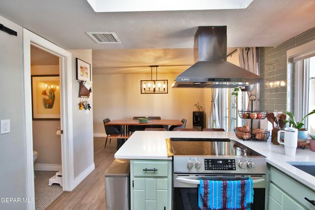 212 MONTEBELLO Drive, El Paso, TX 79912