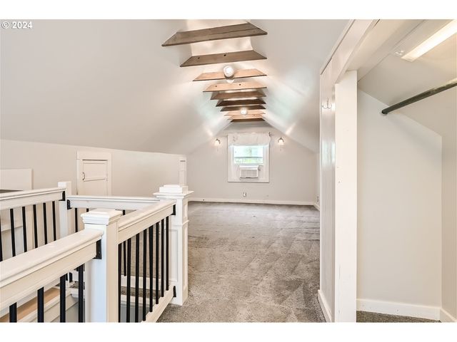 7058 N GREENWICH Ave, Portland, OR 97217