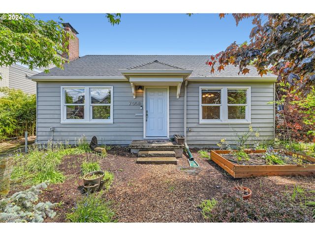 7058 N GREENWICH Ave, Portland, OR 97217